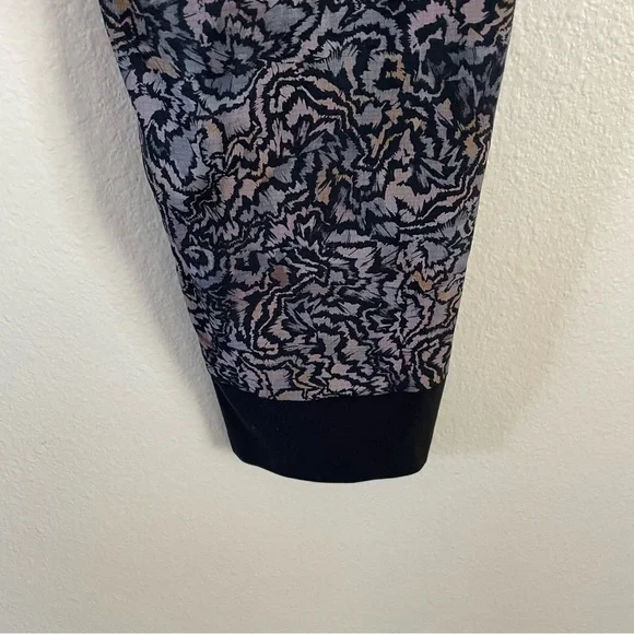 Athleta Trekkie North Jogger Pants Kinetic Abstract Print Size 12 - Picture 12 of 13